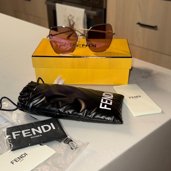 Fendi Sunglasses with Monogram Lenses - Picture 3 of 7